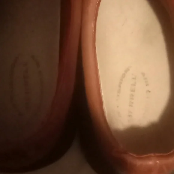 Shoes - Picture 3 of 4